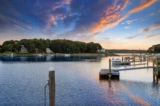 54 Bay View Dr E in Sag Harbor, NY - Building Photo - Building Photo