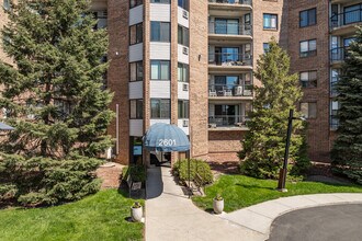 Kenzington Condominiums in St. Anthony, MN - Building Photo - Building Photo