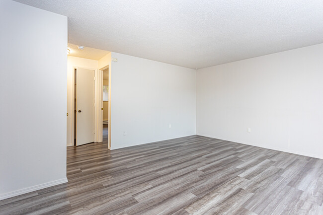 Sumner Park Apartments in Sumner, WA - Building Photo - Interior Photo