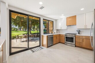 179 Gran Via in Palm Desert, CA - Building Photo - Building Photo