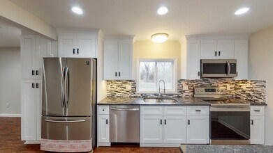 6738 Sterling Ave in Raytown, MO - Building Photo - Building Photo