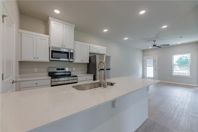 1705 SW Casuarina Dr in Bentonville, AR - Building Photo - Building Photo