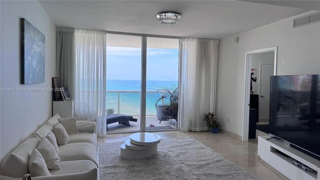 18201 Collins Ave, Unit 1904 in Sunny Isles Beach, FL - Building Photo - Building Photo
