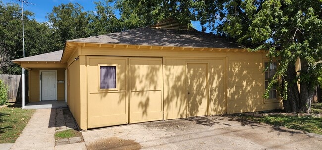 2005 E Rancier Ave, Unit 2005 E Rancier Ave