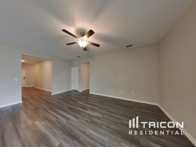 481 Spotted Slipper Pl in Ruskin, FL - Building Photo - Building Photo