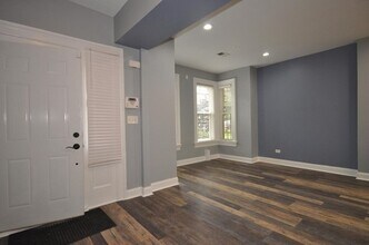 622 E Oakwood Blvd, Unit 1st Floor in Chicago, IL - Foto de edificio - Building Photo