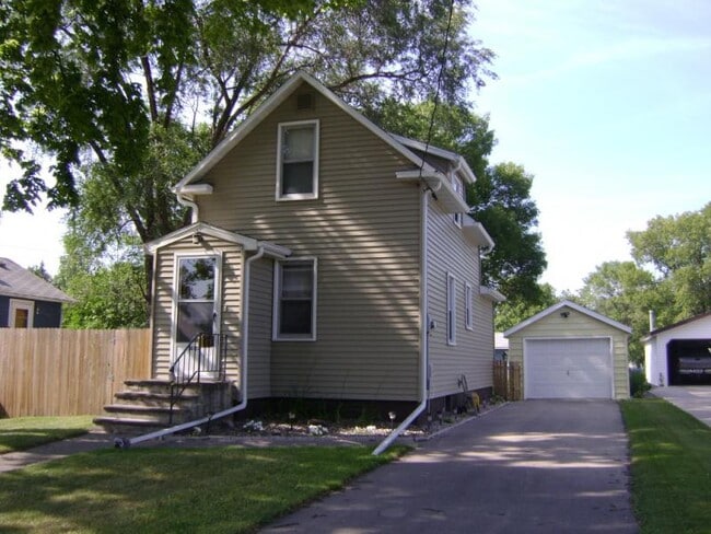 property at 1404 2nd Ave N
