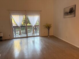 7120 Carlson Cir, Unit 290 in Canoga Park, CA - Building Photo