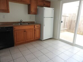 4845 Santa Cruz Ave in San Diego, CA - Building Photo - Building Photo