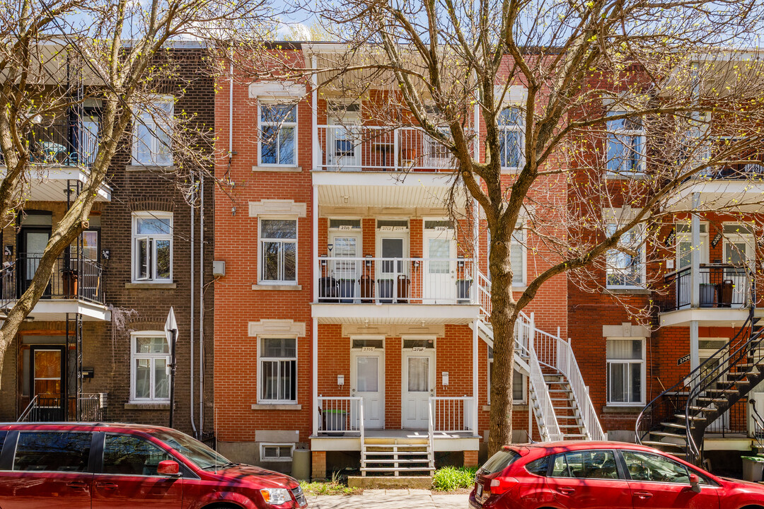 2706 De Rozel Rue in Montréal, QC - Building Photo