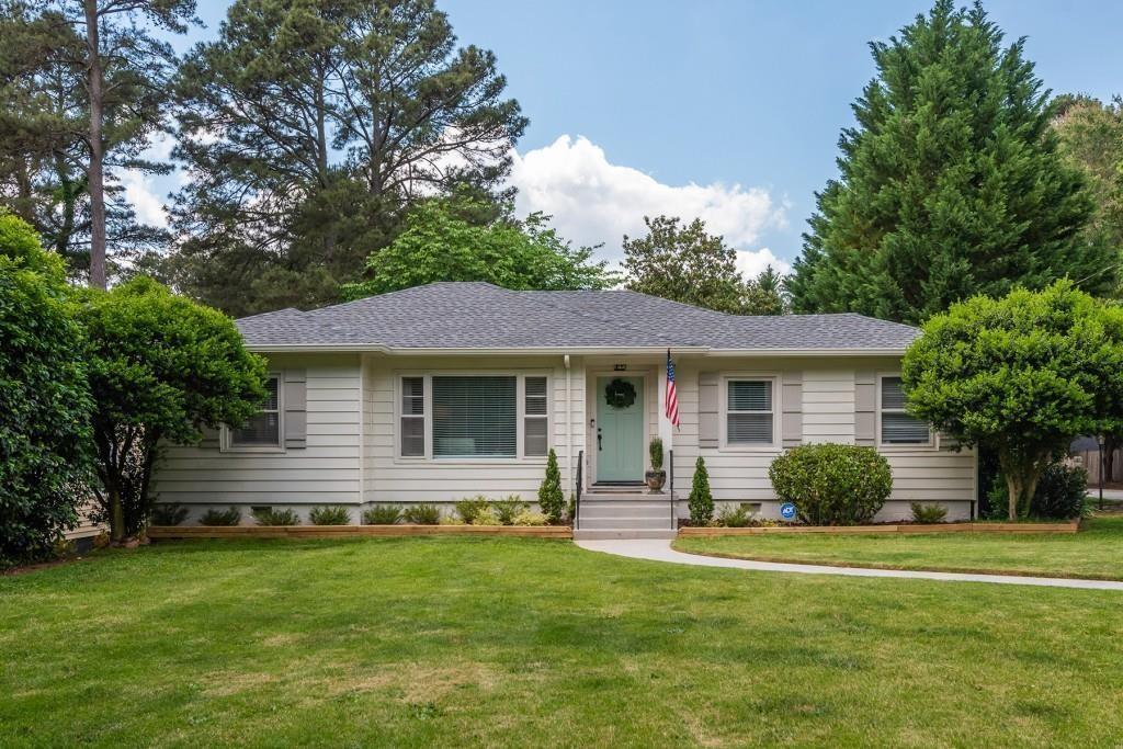 1111 Lindridge Dr NE in Atlanta, GA - Building Photo