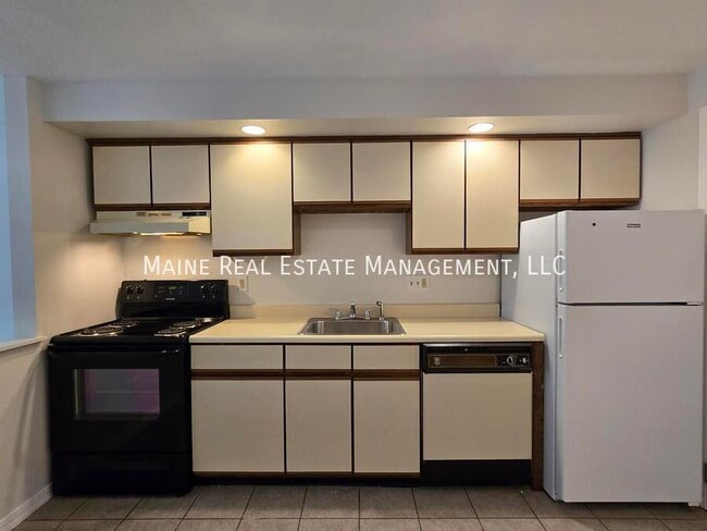 20 Tall Pines Dr in Lewiston, ME - Building Photo - Building Photo