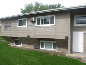 River Buttes in Chamberlain, SD - Foto de edificio - Building Photo