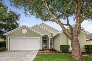 1465 Lake Shore Ranch Dr in Seffner, FL - Building Photo