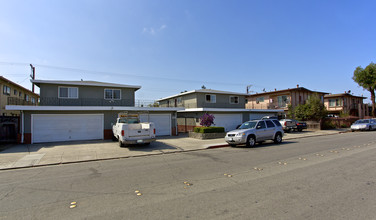 3564-3566 Rolison Rd in Redwood City, CA - Building Photo - Building Photo