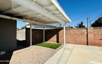 8743 E Solano Dr in Scottsdale, AZ - Building Photo - Building Photo