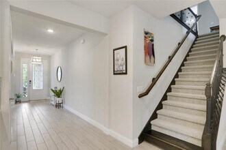 8414 Vivaro Isle Way in Windermere, FL - Building Photo - Building Photo