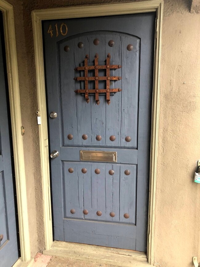 410 N Orange Grove Ave, Unit 410 in Los Angeles, CA - Building Photo - Building Photo