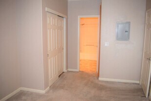 5201 Laguna Oaks Dr in Elk Grove, CA - Building Photo
