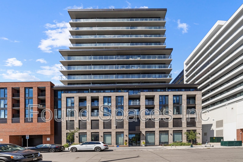 1 Jarvis St in Hamilton, ON - Building Photo