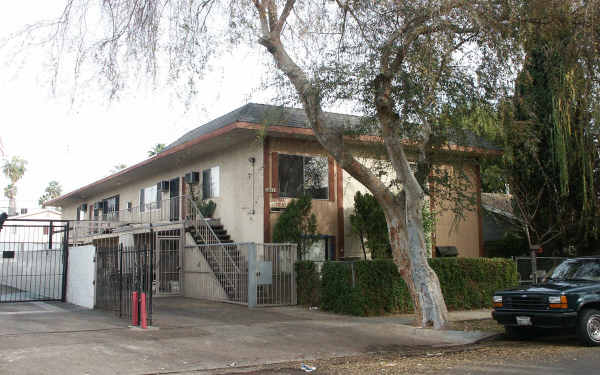 14111 Calvert St in Van Nuys, CA - Building Photo - Building Photo