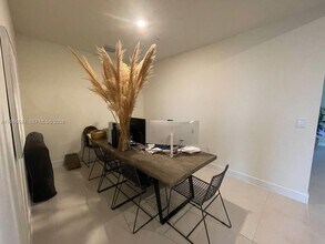 8045 NW 104th Ave in Doral, FL - Building Photo - Building Photo