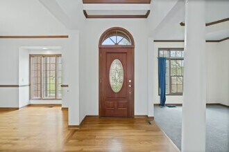 6803 Oak St in Cincinnati, OH - Building Photo - Building Photo