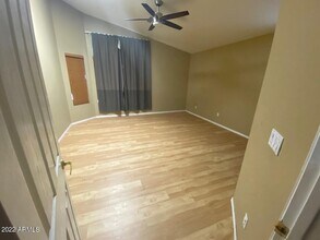4234 E Redwood Ln in Phoenix, AZ - Building Photo - Building Photo