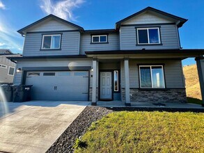 6 S 12th St in Selah, WA - Building Photo - Building Photo