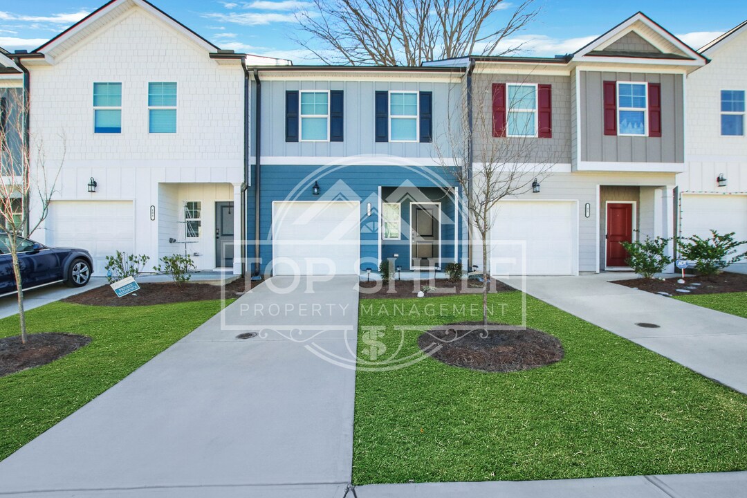 102 Jaxton St in Hoschton, GA - Building Photo