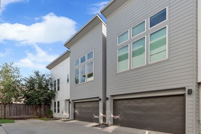 property at 2210 Lou Ellen Ln