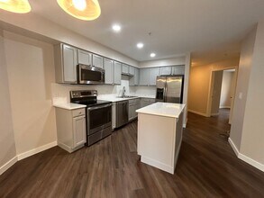706 16th Ave in Seattle, WA - Building Photo - Building Photo