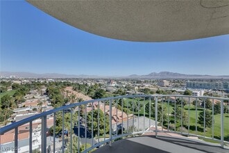 3111 Bel Air Dr in Las Vegas, NV - Foto de edificio - Building Photo