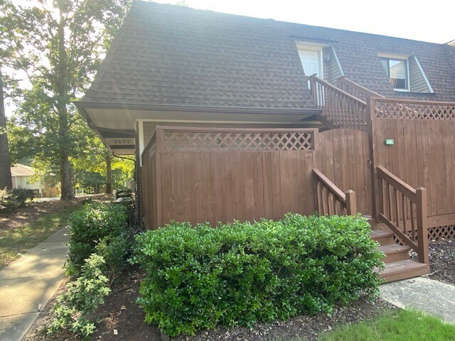 414 Summerwalk Cir in Chapel Hill, NC - Building Photo