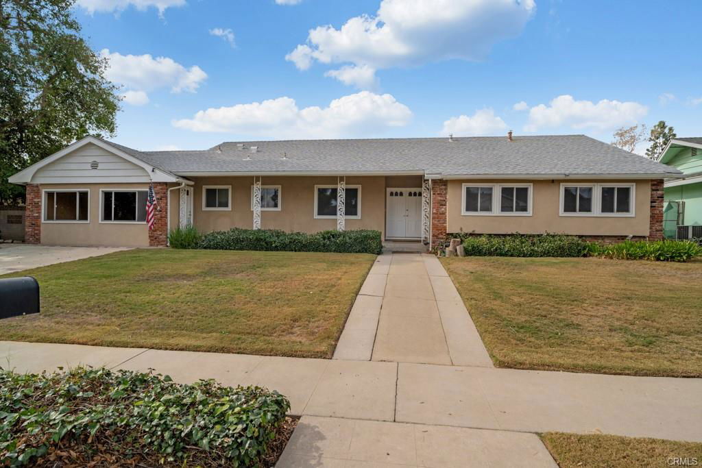 10151 Babbitt Ave in Los Angeles, CA - Building Photo