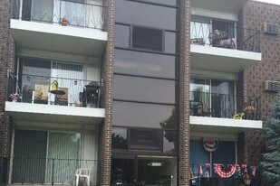 10340 S Komensky Ave, Unit 2A in Oak Lawn, IL - Building Photo