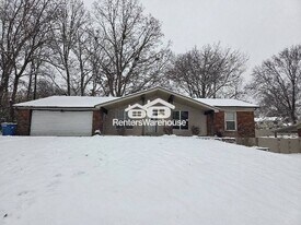 74 Breezeview Dr in Ballwin, MO - Building Photo
