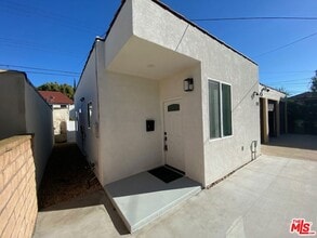 1112 Meadowbrook Ave in Los Angeles, CA - Building Photo - Building Photo