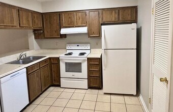 696 Tyner St in Fort Walton Beach, FL - Building Photo - Building Photo