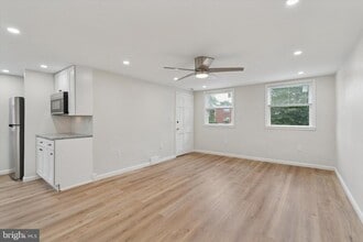 421 W Jefferson St in Media, PA - Building Photo - Building Photo