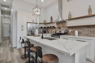 1812 Elysian Fields Ave in New Orleans, LA - Building Photo - Building Photo