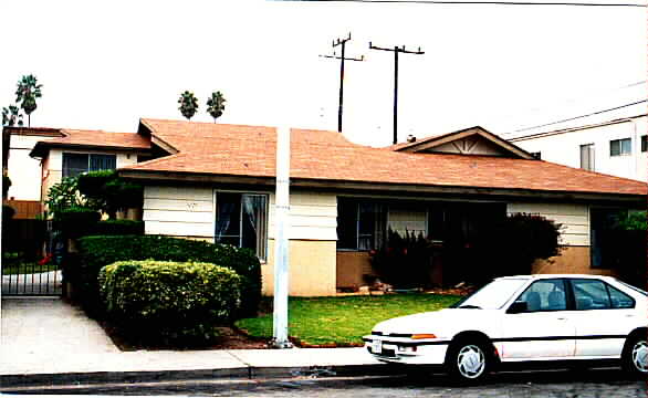 1325 Devonshire Dr in Oxnard, CA - Building Photo - Building Photo