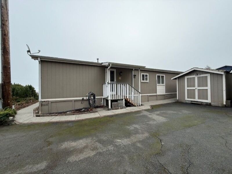 596 Waterline Loop in Camano Island, WA - Building Photo