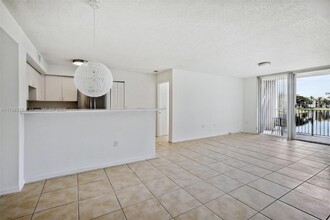 12178 St.Andrews Pl in Miramar, FL - Building Photo - Building Photo