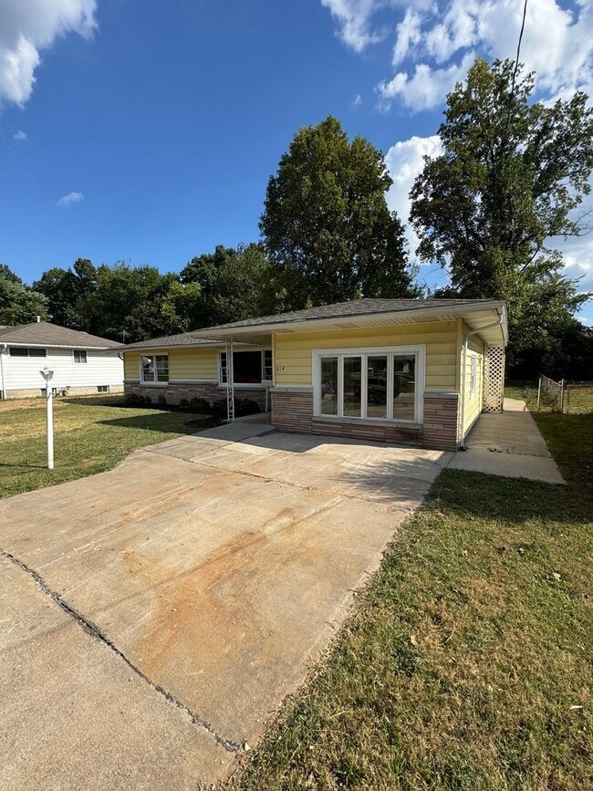 614 W Kerr St in Springfield, MO - Building Photo - Building Photo