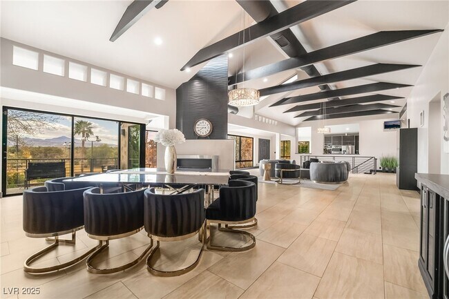 property at 2905 La Mesa Dr