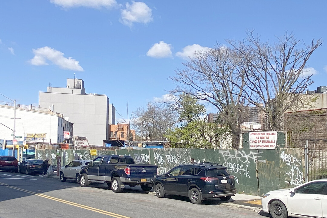 1663 E New York Ave in Brooklyn, NY - Foto de edificio