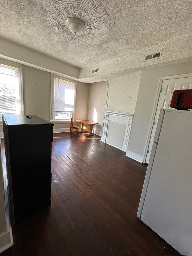 1527 Mechanicsville Tpke, Unit 3 in Richmond, VA - Foto de edificio - Building Photo
