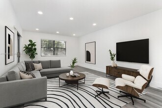 14209 SW 94th Cir Ln in Miami, FL - Building Photo - Building Photo