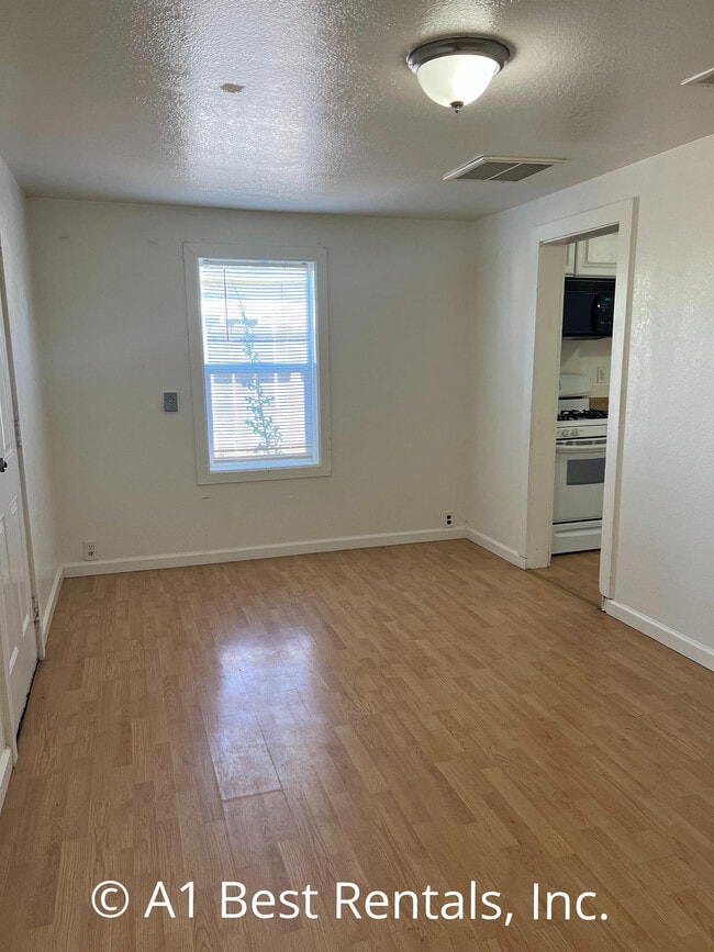 3643 Dakota Ave in Riverbank, CA - Building Photo - Building Photo